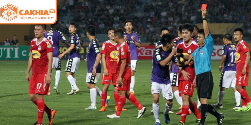 Phạt treo giò là gì?